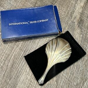 International Silver Company Vintage Silverplated Handled Mirror In Pouch 5-1/4”